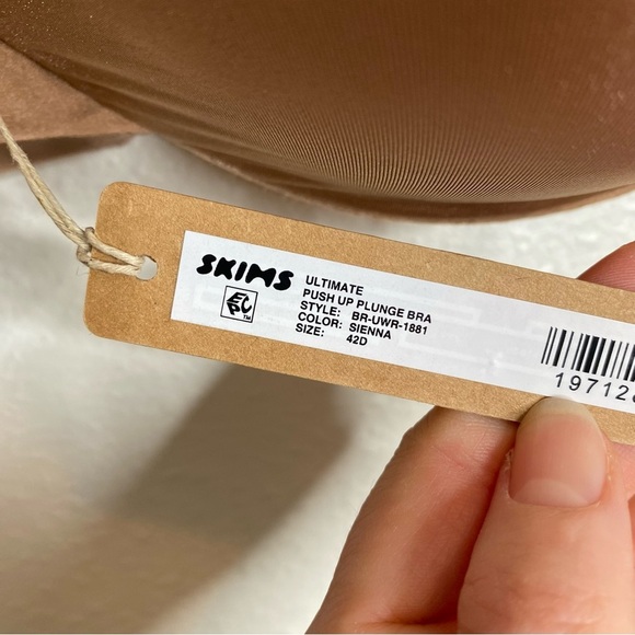 NWT SKIMS Ultimate Collection Push Up Plunge Bra in Sienna 42D - Picture 6 of 10